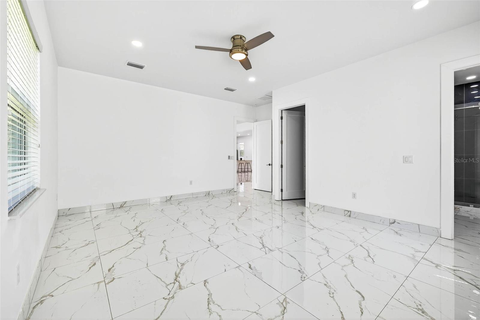 Image 41 of 60 For 216 Glen Arven Avenue