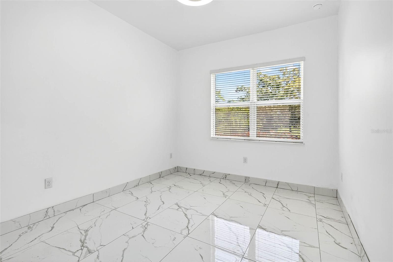 Image 47 of 60 For 216 Glen Arven Avenue