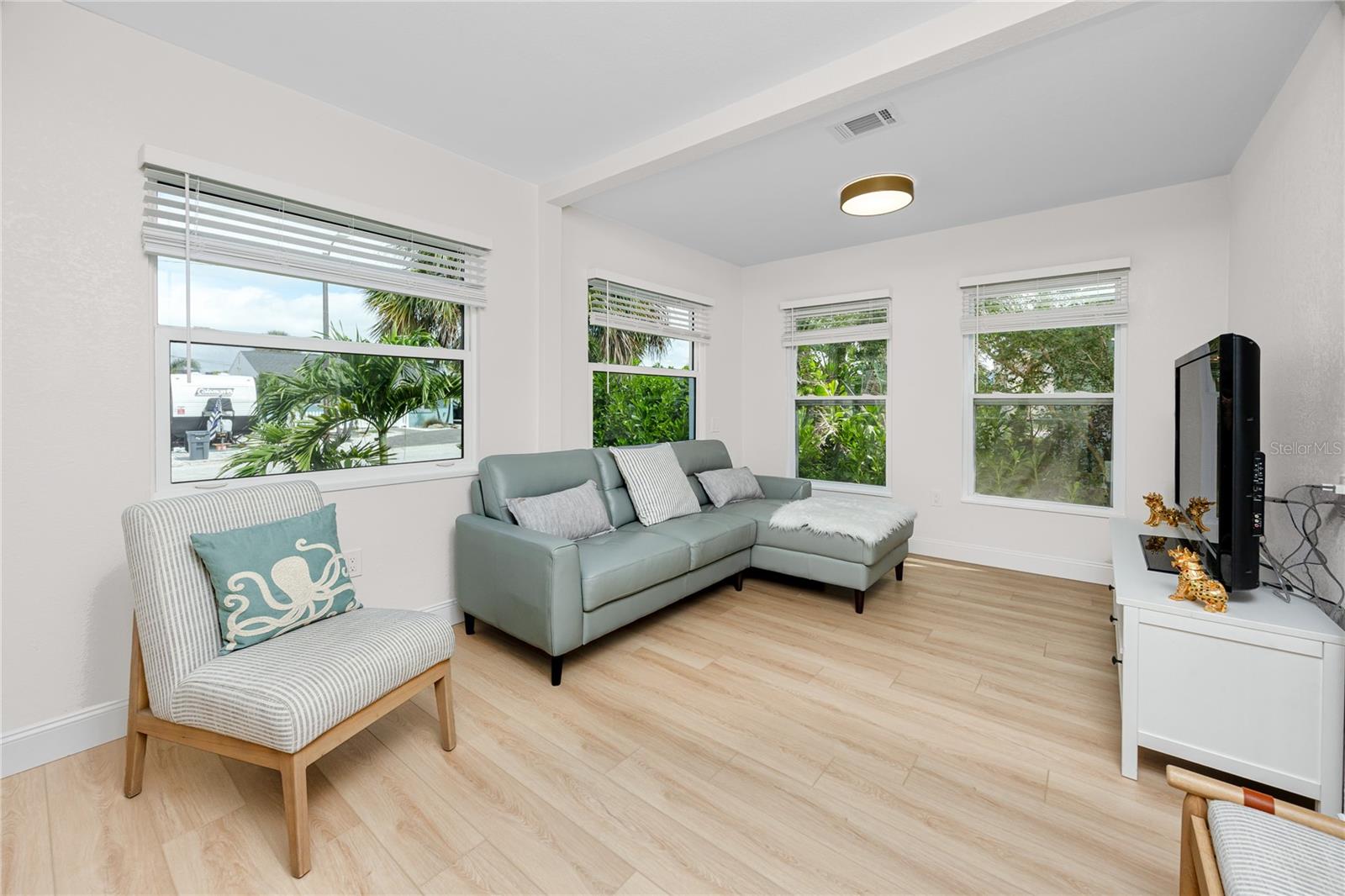 Image 14 of 53 For 434 77th Avenue