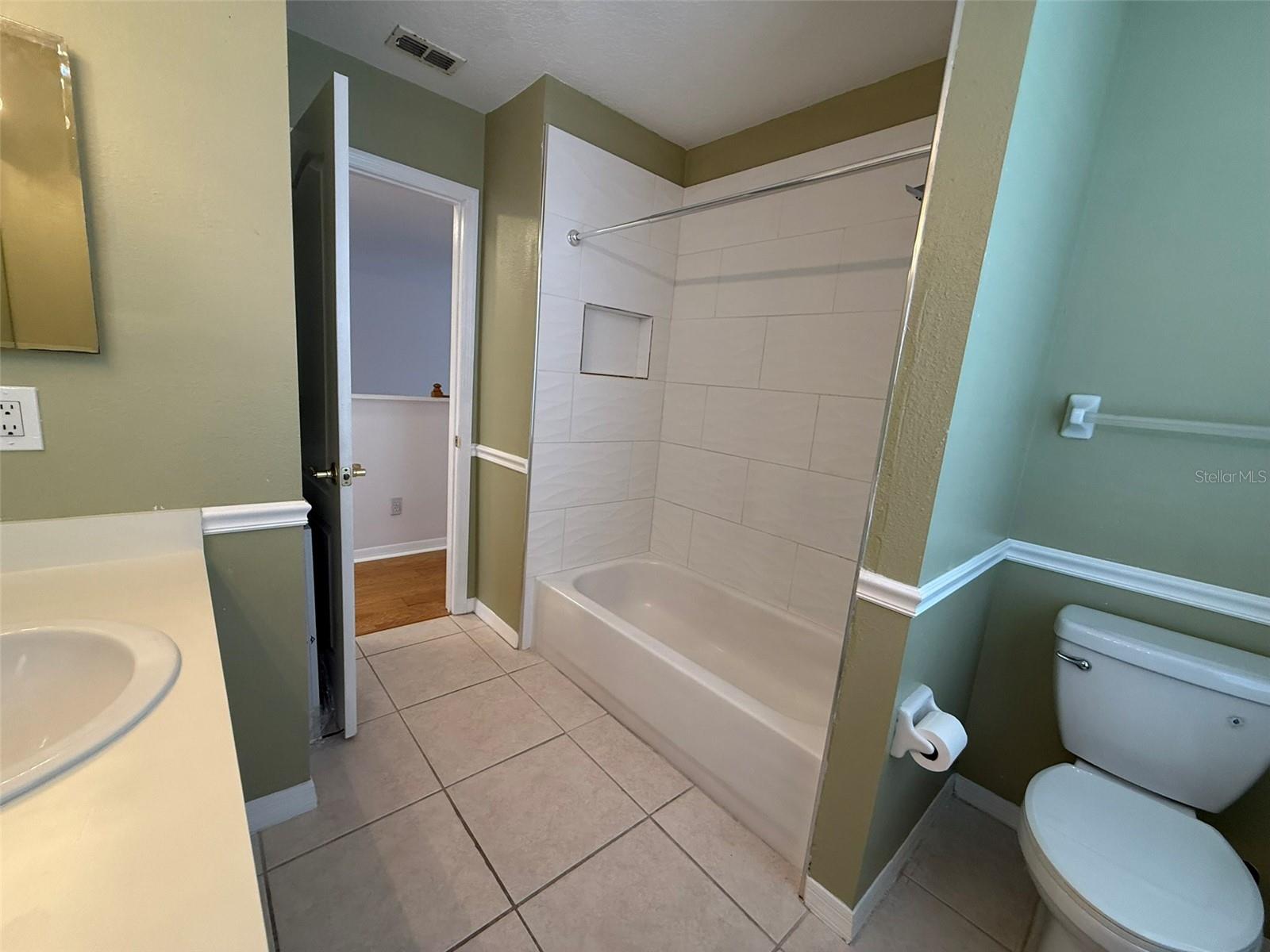 Image 24 of 39 For 212 Arbor Woods Circle