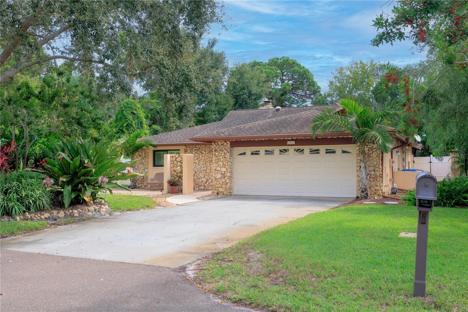 Details for 9985 Bay Street, SEMINOLE, FL 33776