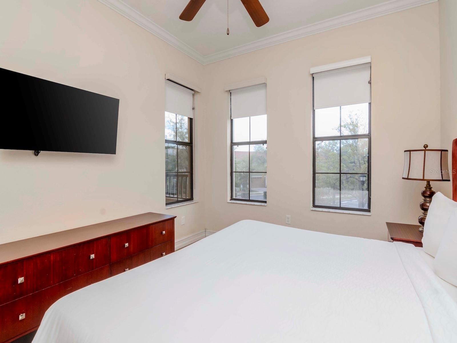 Image 18 of 51 For 13941 Clubhouse Dr  212