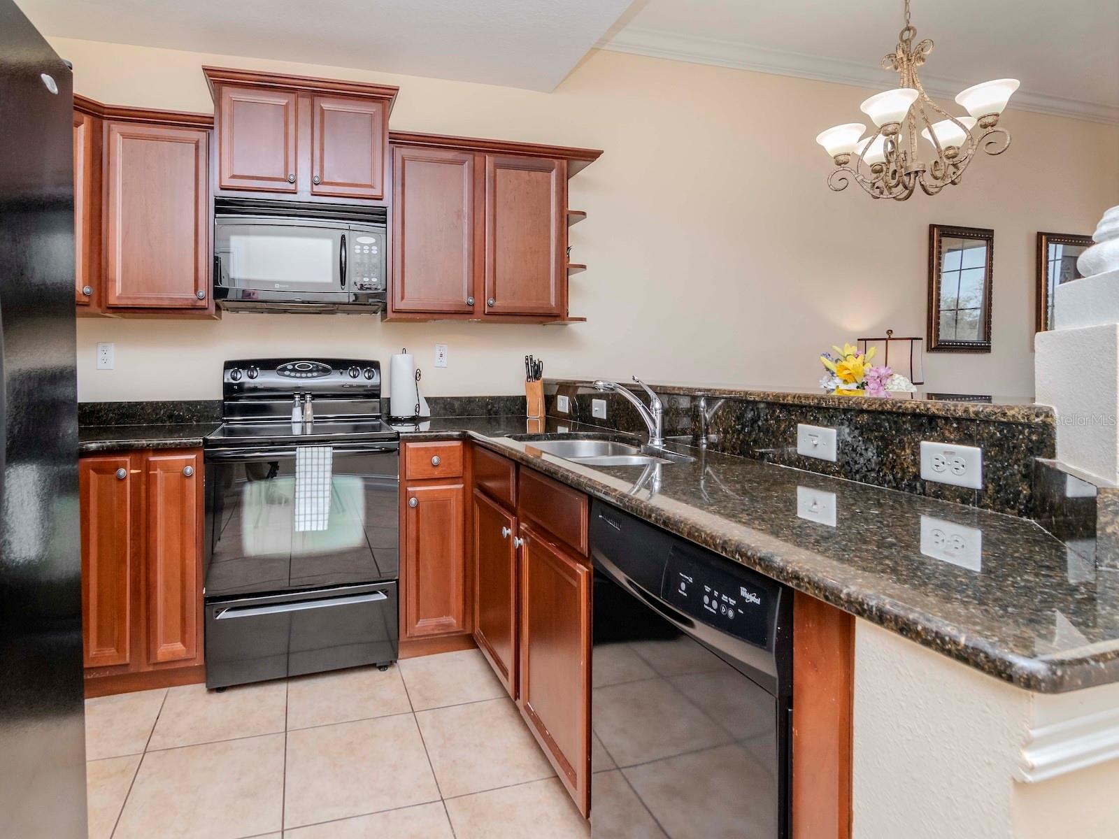 Image 5 of 51 For 13941 Clubhouse Dr  212