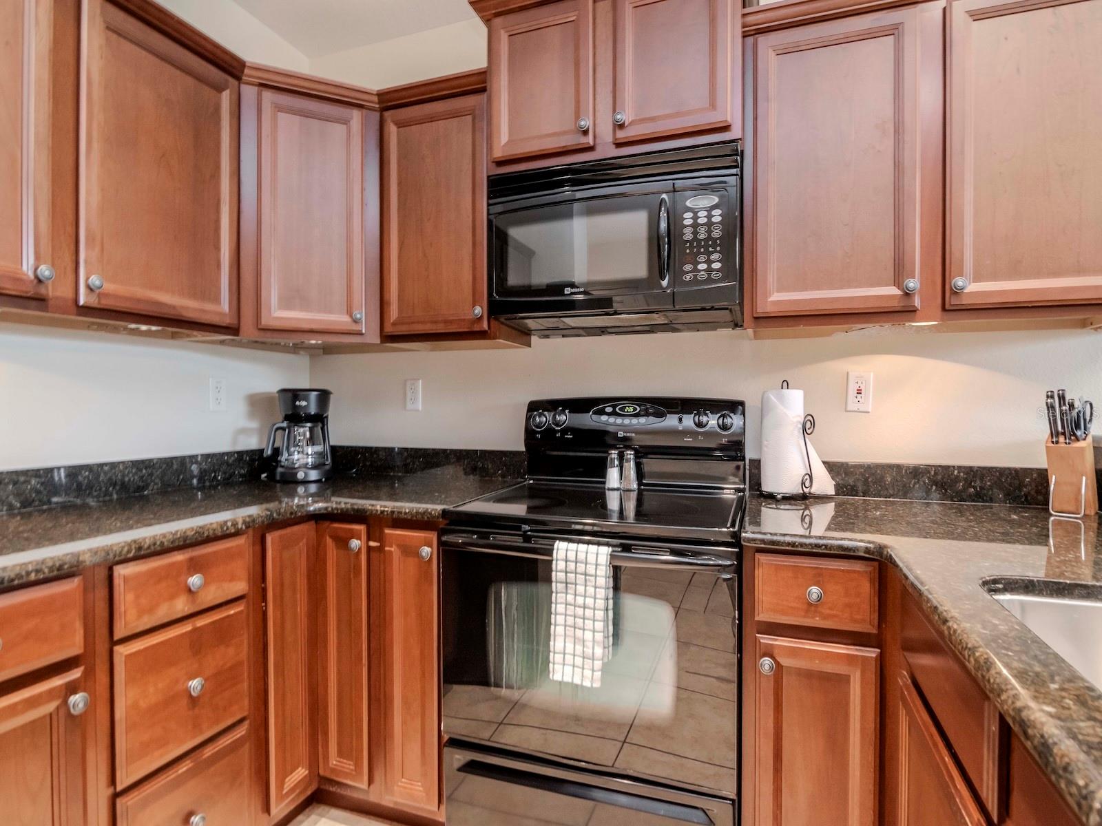 Image 7 of 51 For 13941 Clubhouse Dr  212