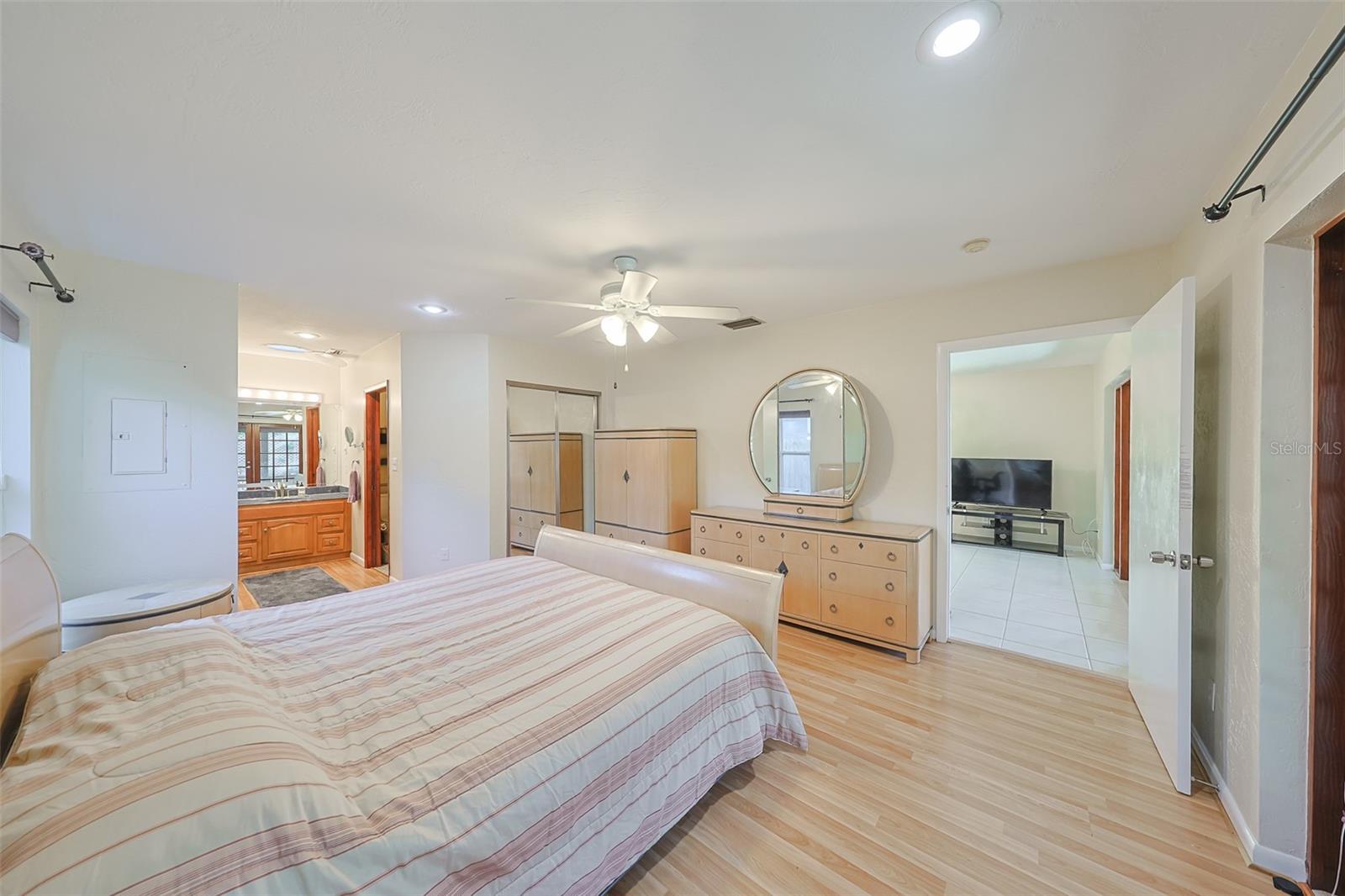 Image 15 of 37 For 8012 26th Avenue N