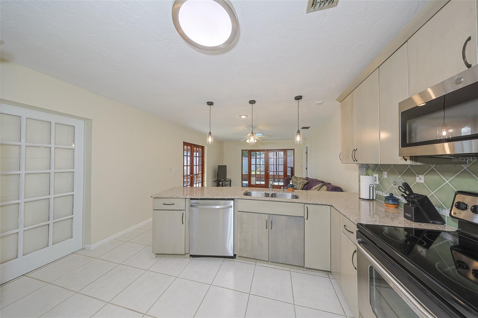 Image 7 of 37 For 8012 26th Avenue N