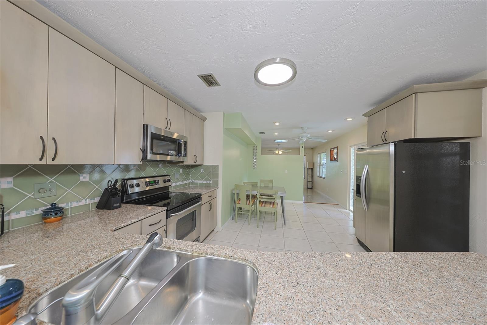 Image 8 of 37 For 8012 26th Avenue N