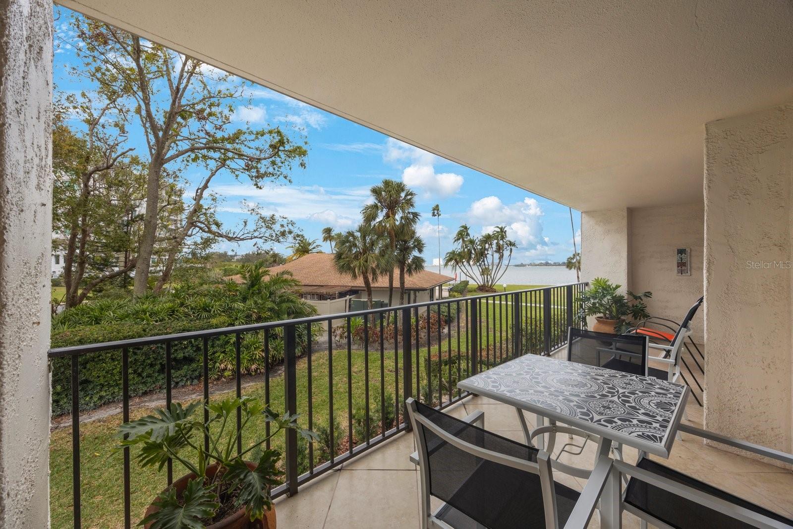 Image 16 of 38 For 100 Oakmont Lane 203