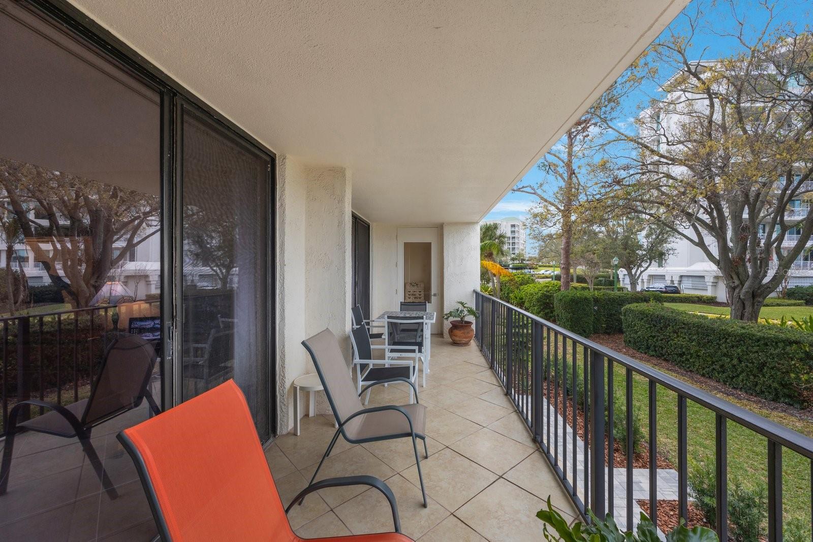 Image 17 of 38 For 100 Oakmont Lane 203