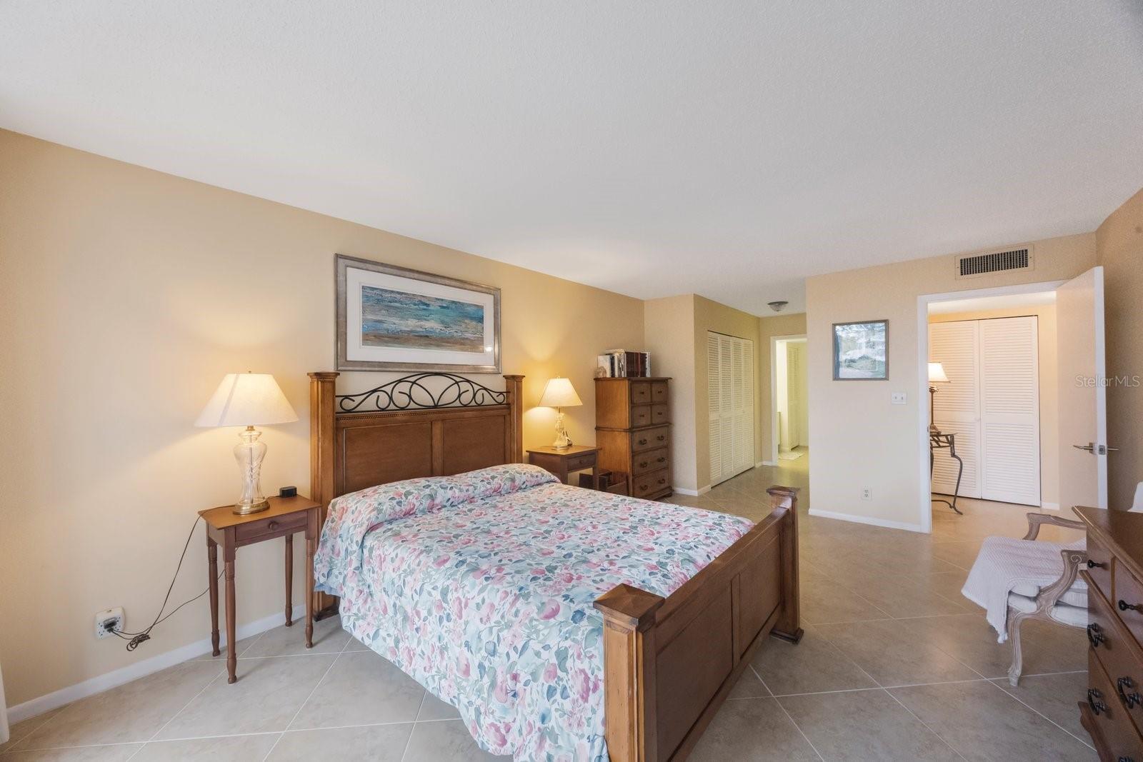 Image 20 of 38 For 100 Oakmont Lane 203