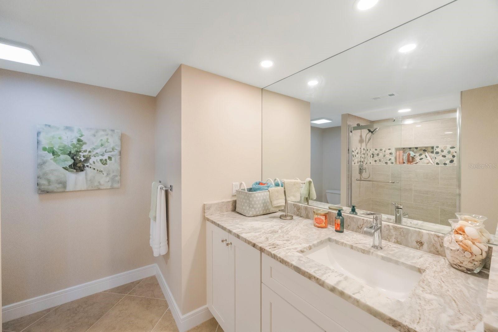 Image 21 of 38 For 100 Oakmont Lane 203