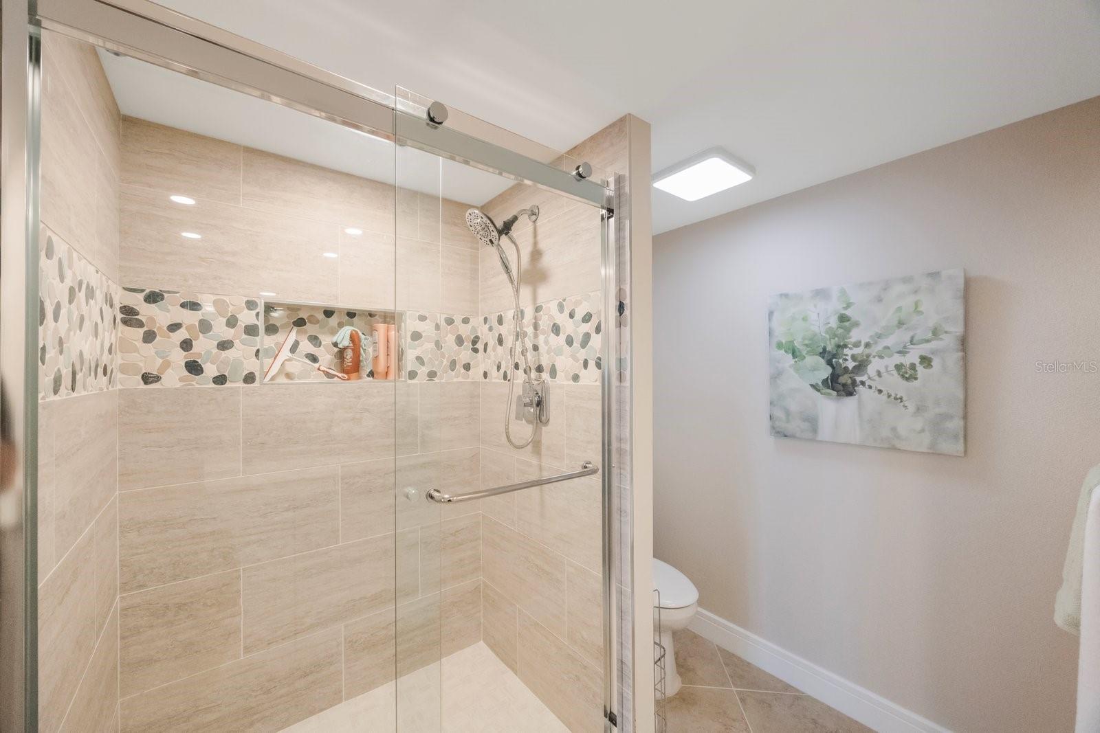 Image 22 of 38 For 100 Oakmont Lane 203