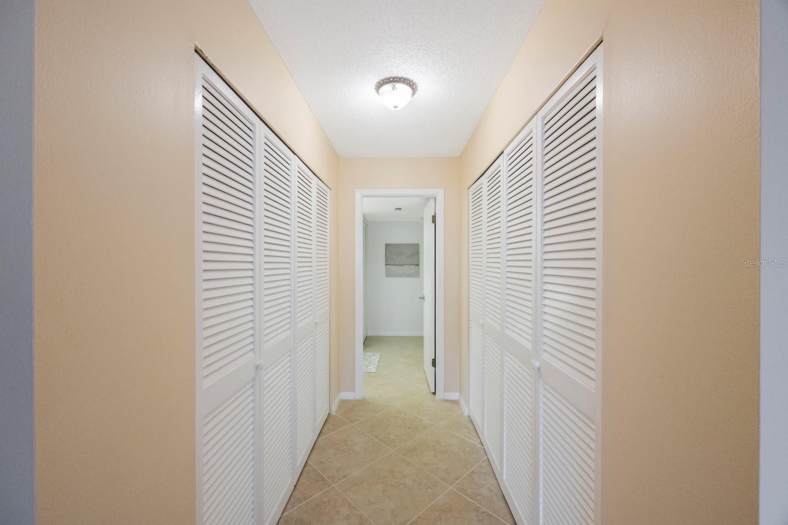 Image 23 of 38 For 100 Oakmont Lane 203