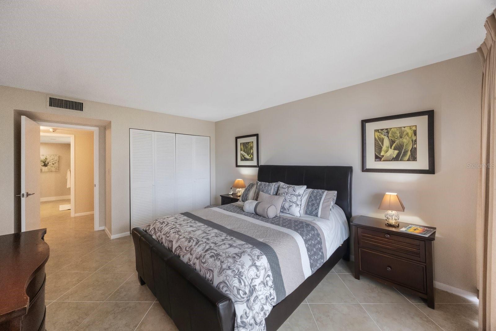 Image 24 of 38 For 100 Oakmont Lane 203