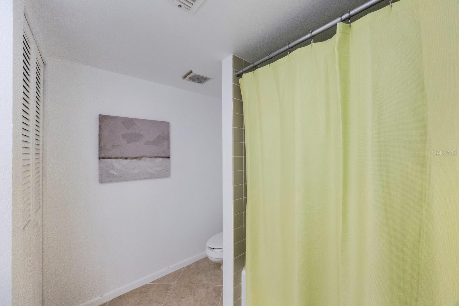 Image 28 of 38 For 100 Oakmont Lane 203