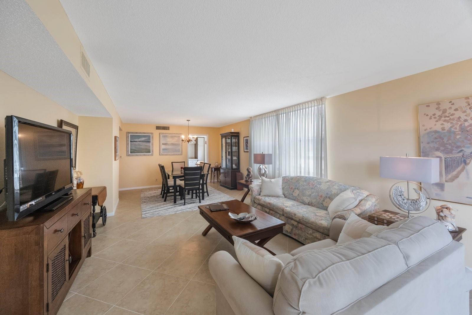 Image 7 of 38 For 100 Oakmont Lane 203