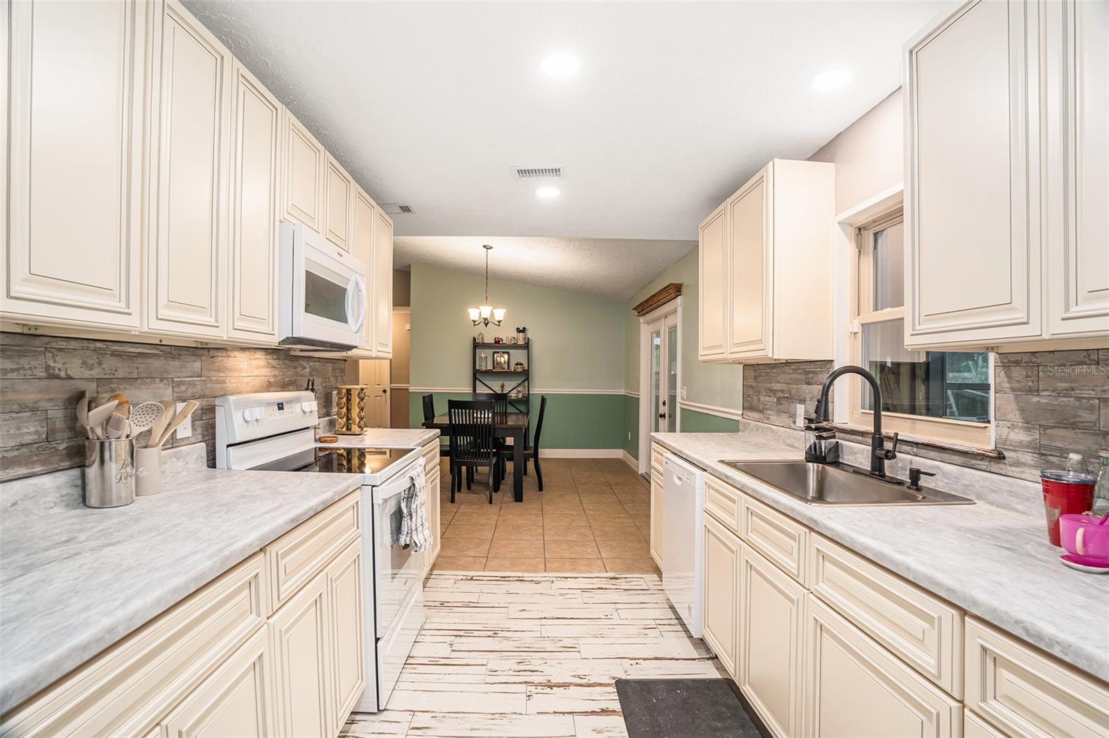 Image 4 of 28 For 39532 Pretty Pond Road