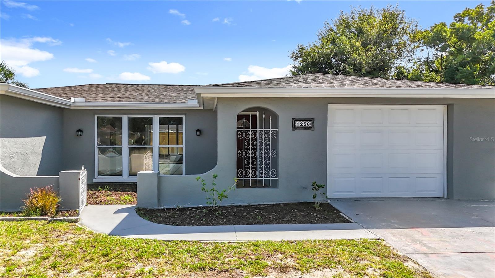 Image 4 of 79 For 1236 Normandy Boulevard