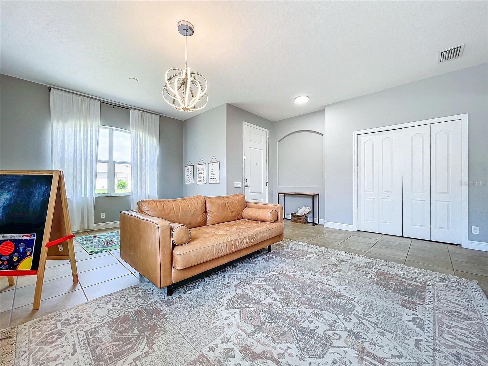 Image 10 of 47 For 14424 Balloch Drive