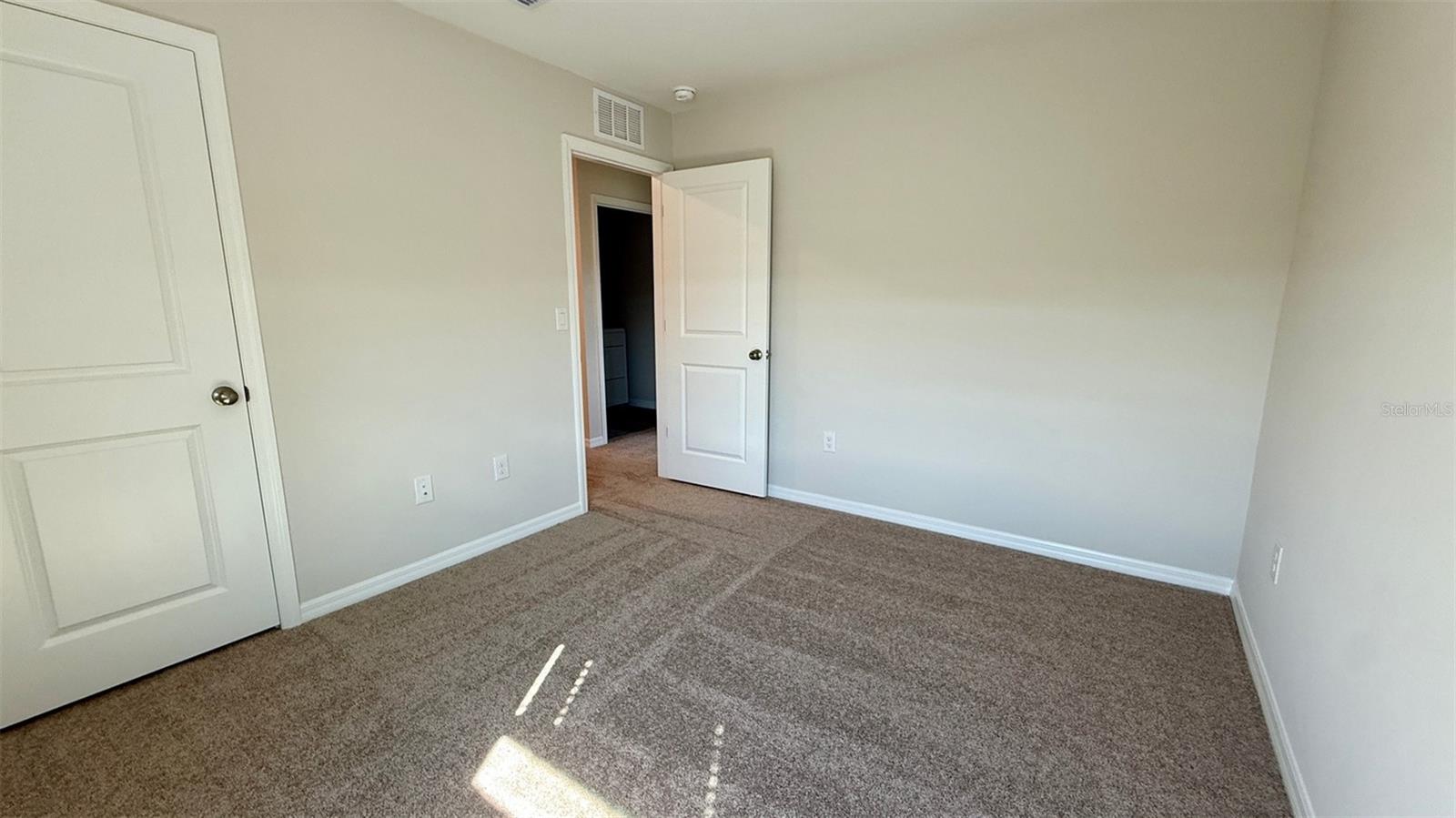 Image 21 of 29 For 37163 Sagemoor Drive