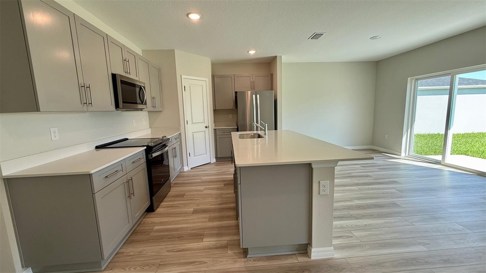 Image 4 of 29 For 37163 Sagemoor Drive