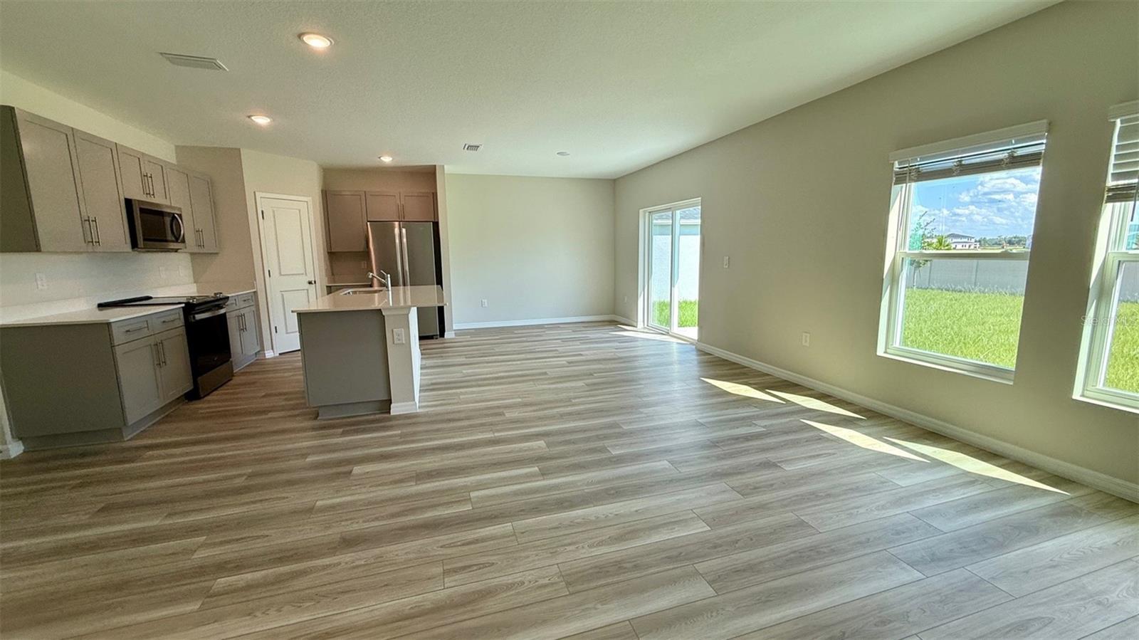 Image 7 of 29 For 37163 Sagemoor Drive