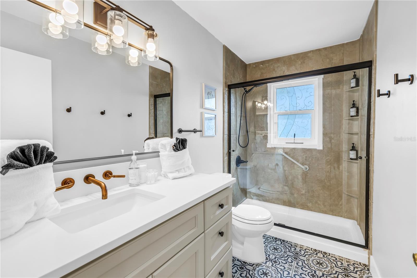 Image 10 of 65 For 3137 Campbell Street