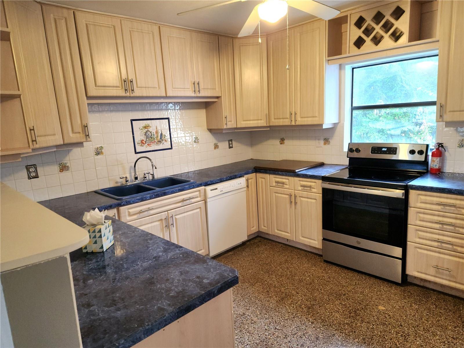 Image 7 of 16 For 2153 Capri Drive