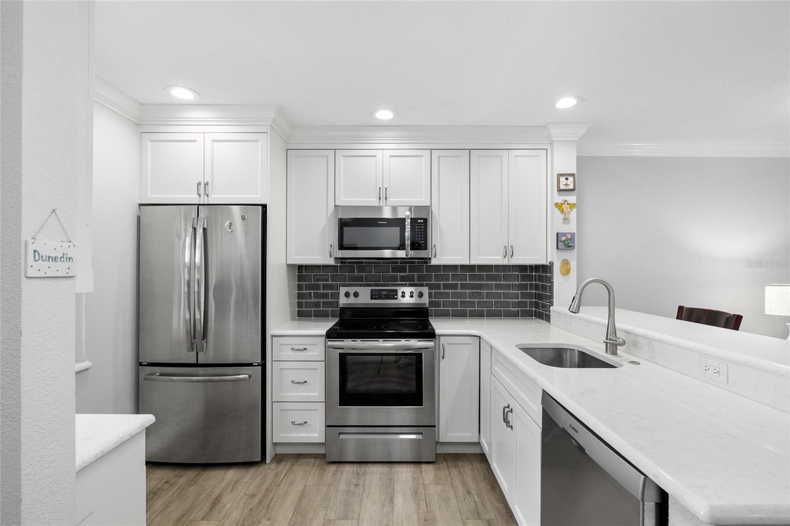 Image 3 of 24 For 1701 Pinehurst Road 17g