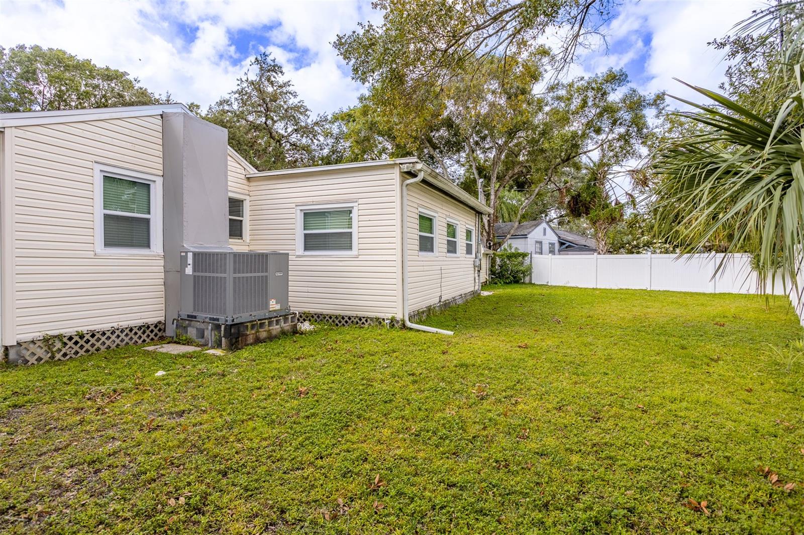 Image 36 of 44 For 1499 River Shore Way