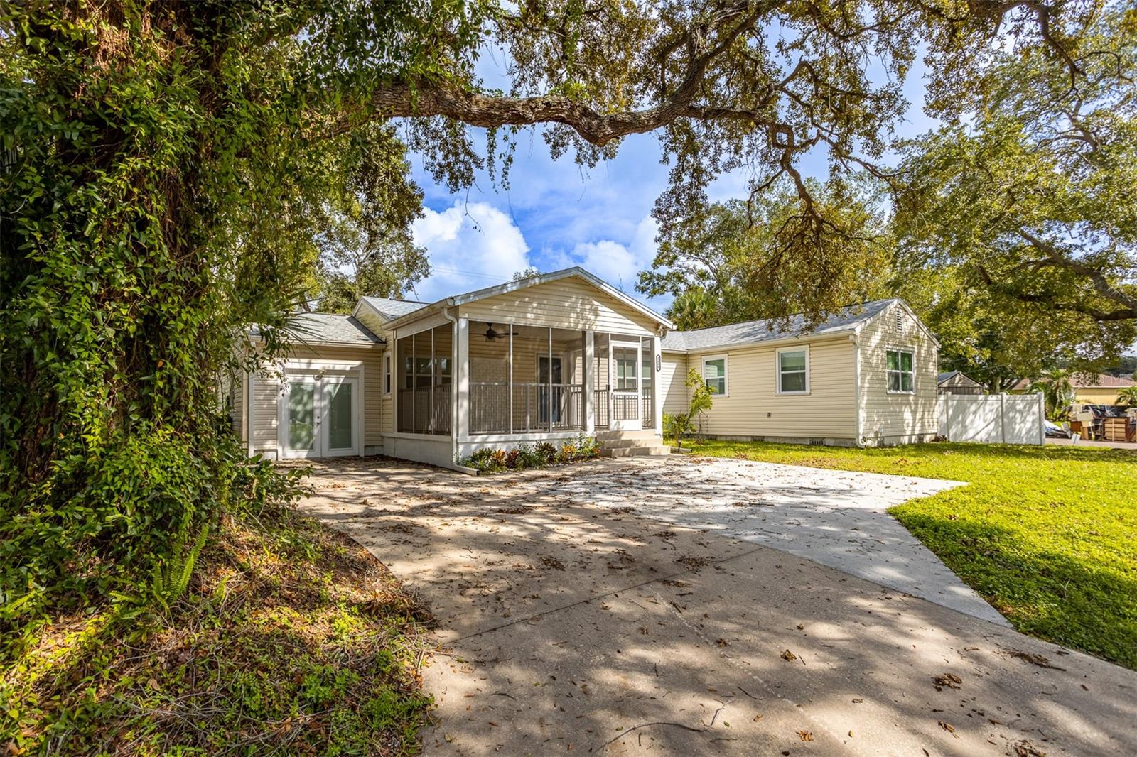 Image 40 of 44 For 1499 River Shore Way