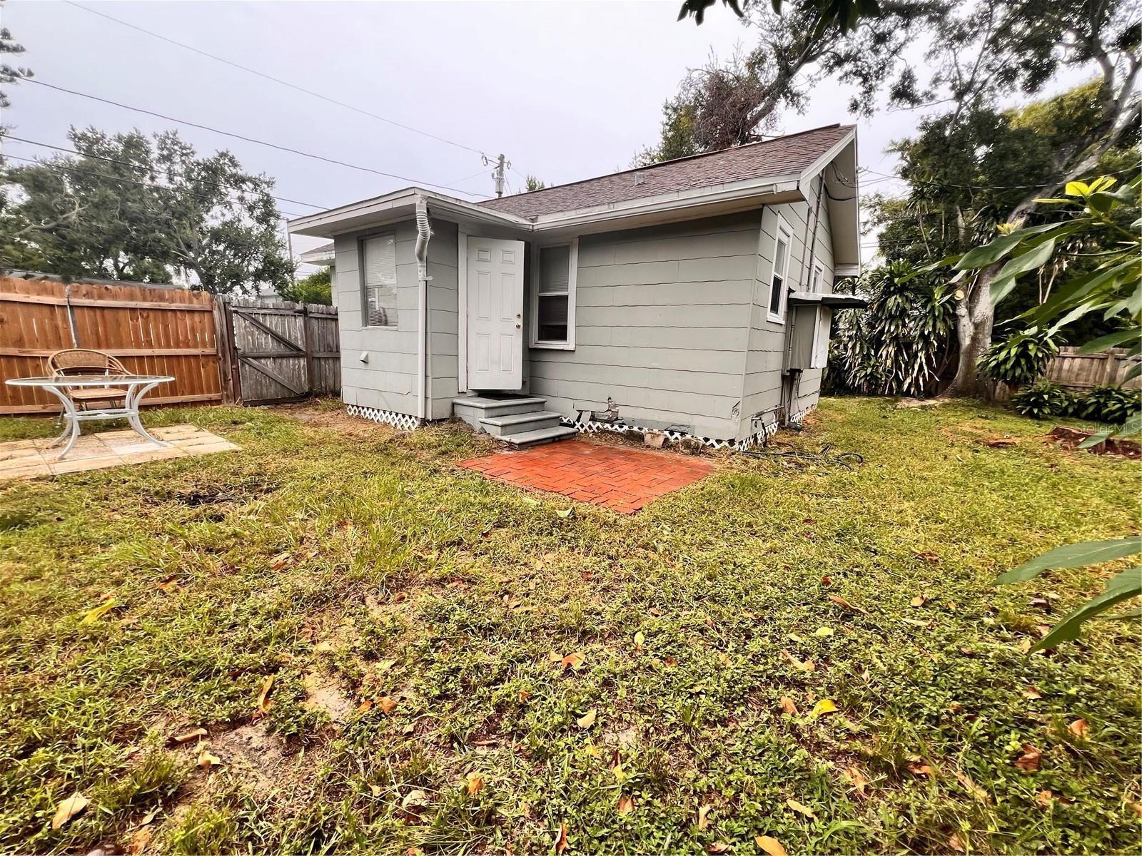 Image 2 of 2 For 3715 14th Street N