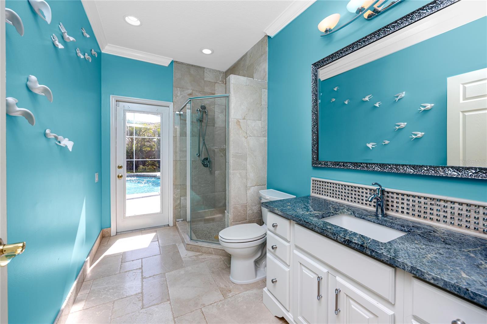 Listing photo id 27 for 1471 Briargrove Way