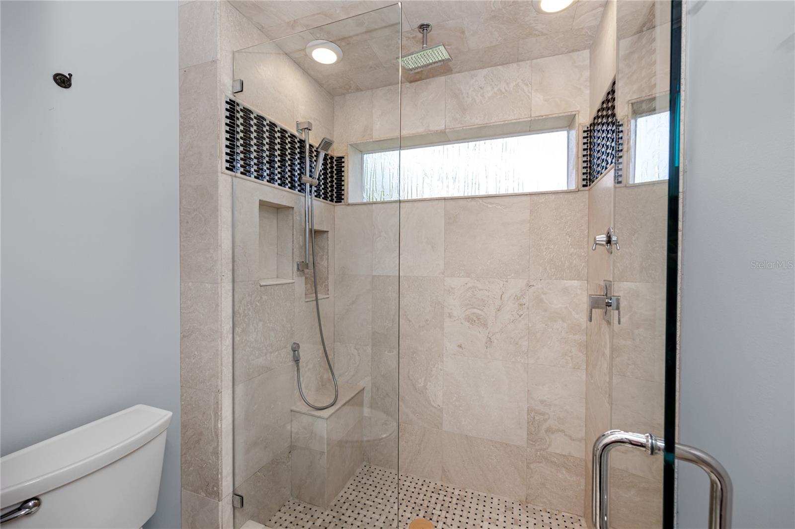 Listing photo id 36 for 1471 Briargrove Way