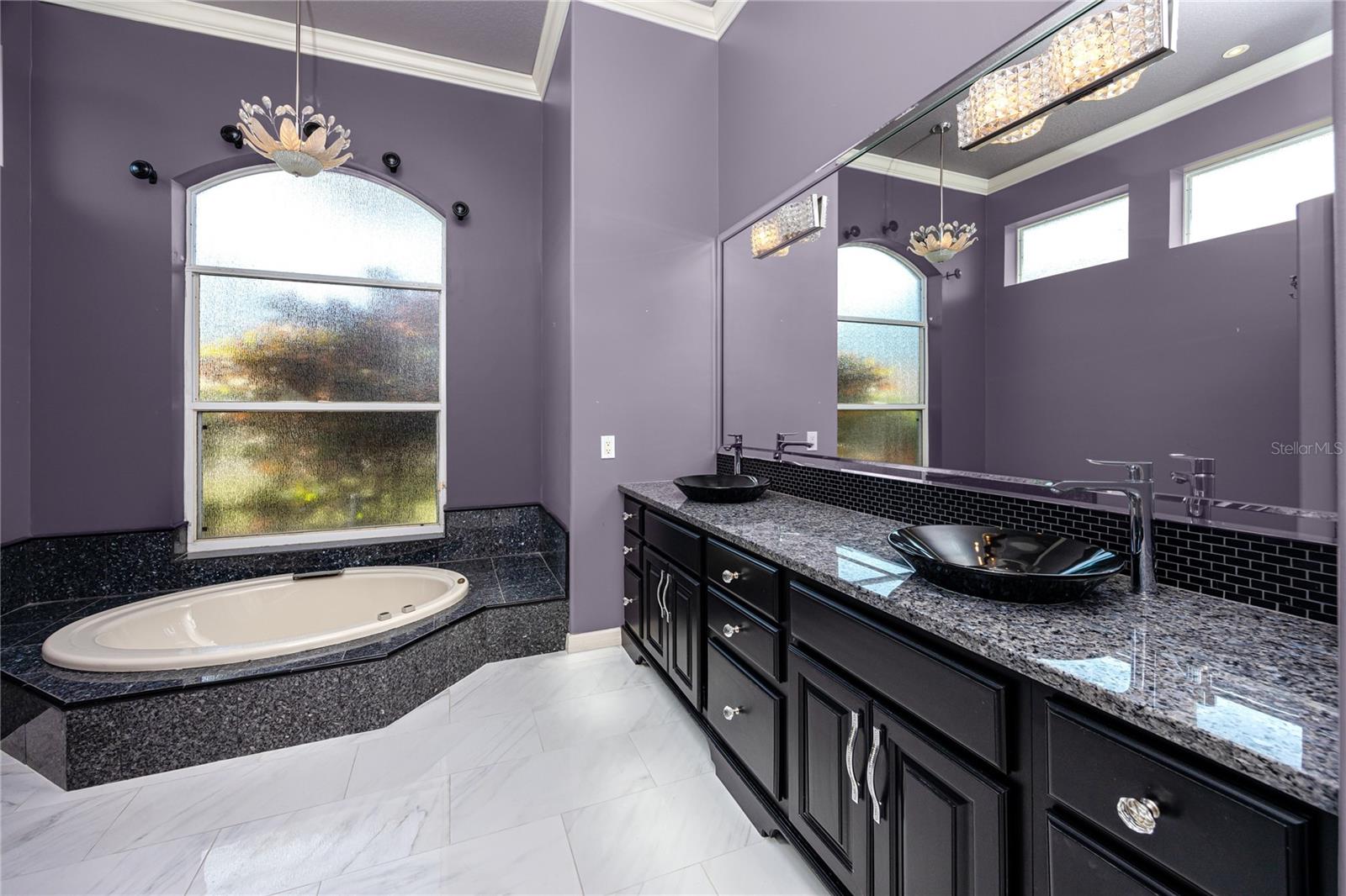 Listing photo id 49 for 1471 Briargrove Way