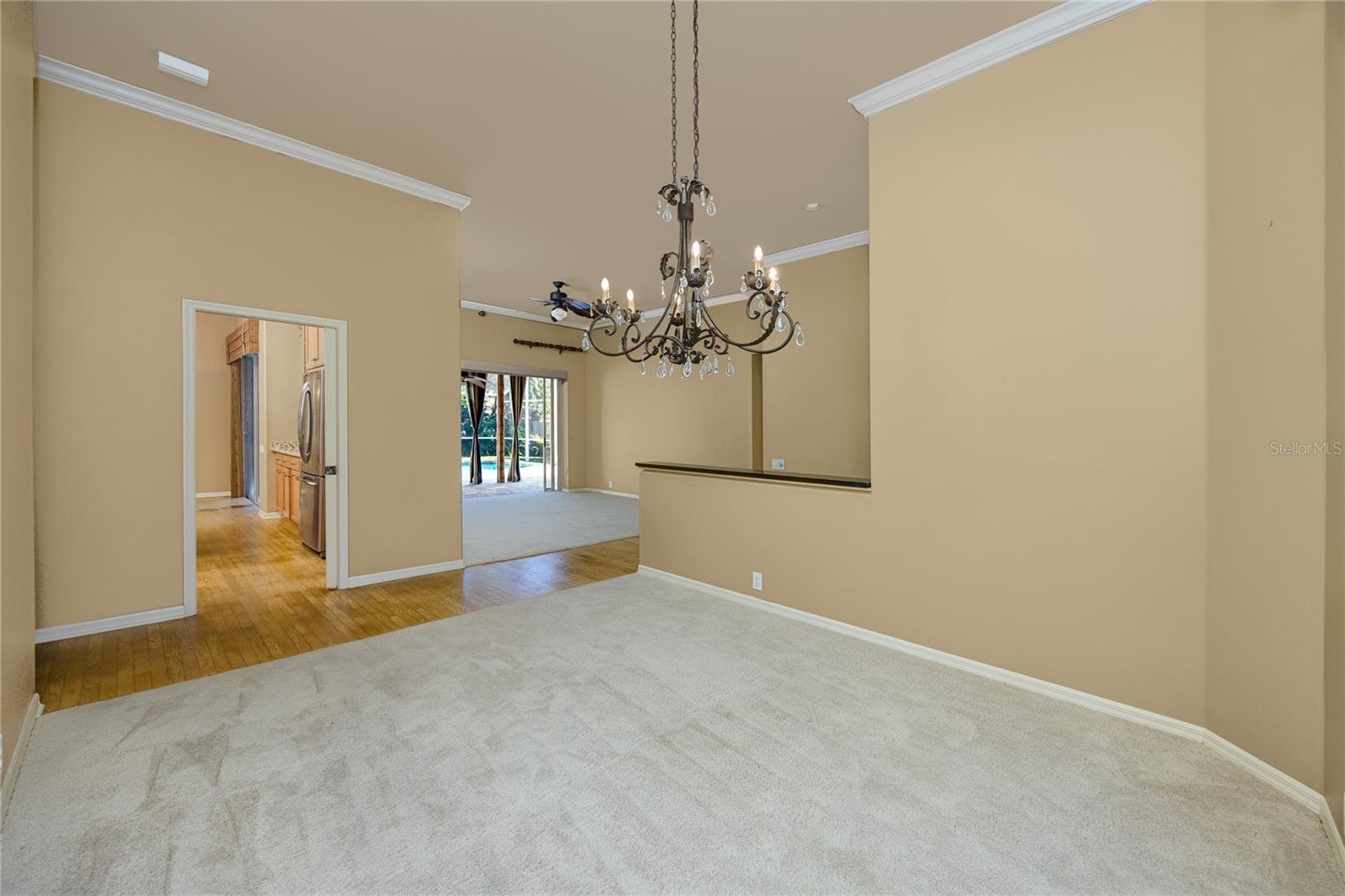 Listing photo id 5 for 1471 Briargrove Way