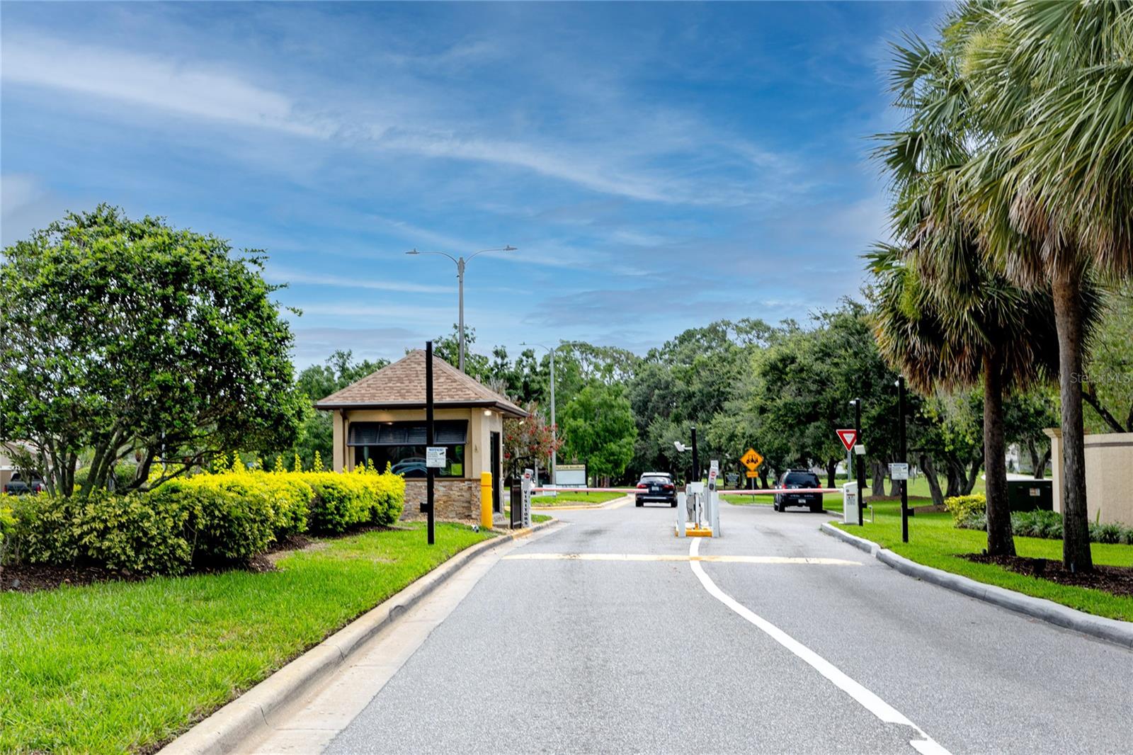 Listing photo id 70 for 1471 Briargrove Way