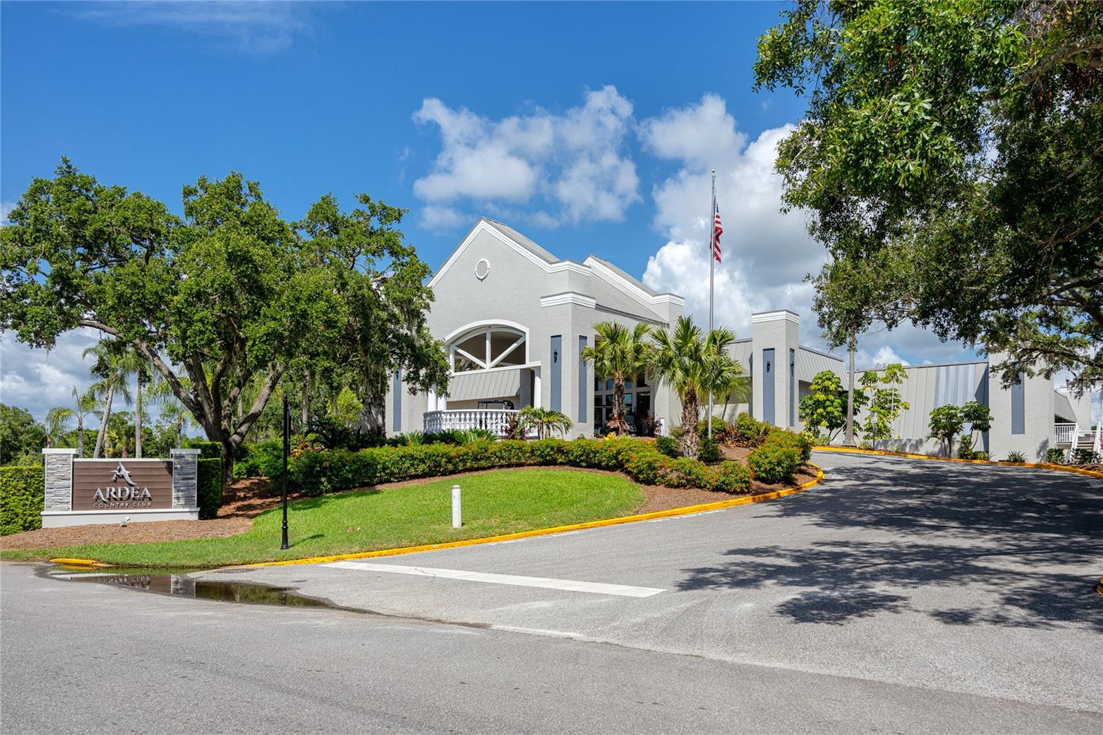 Listing photo id 71 for 1471 Briargrove Way