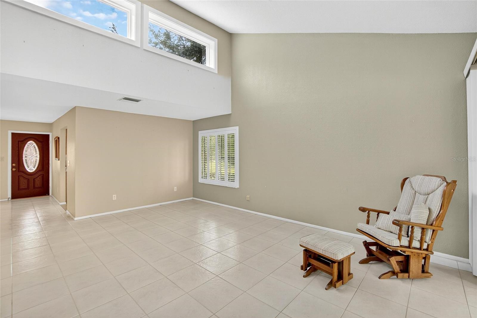 Image 20 of 58 For 304 Valencia Court N