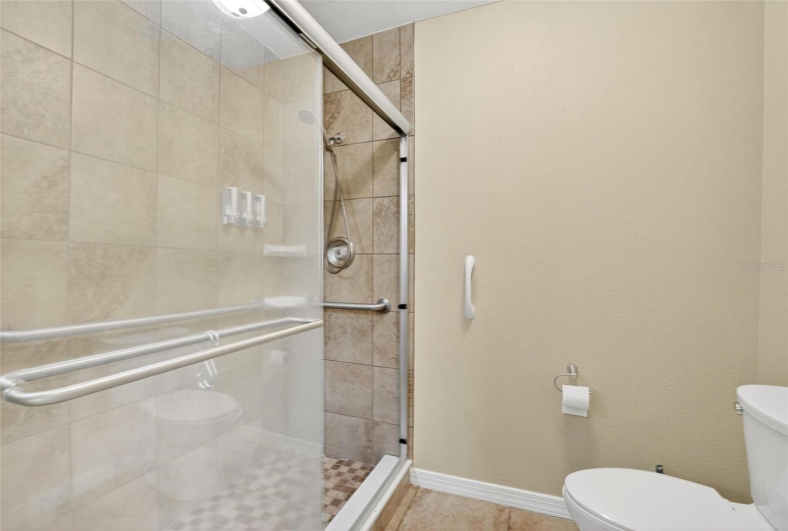 Image 36 of 58 For 304 Valencia Court N