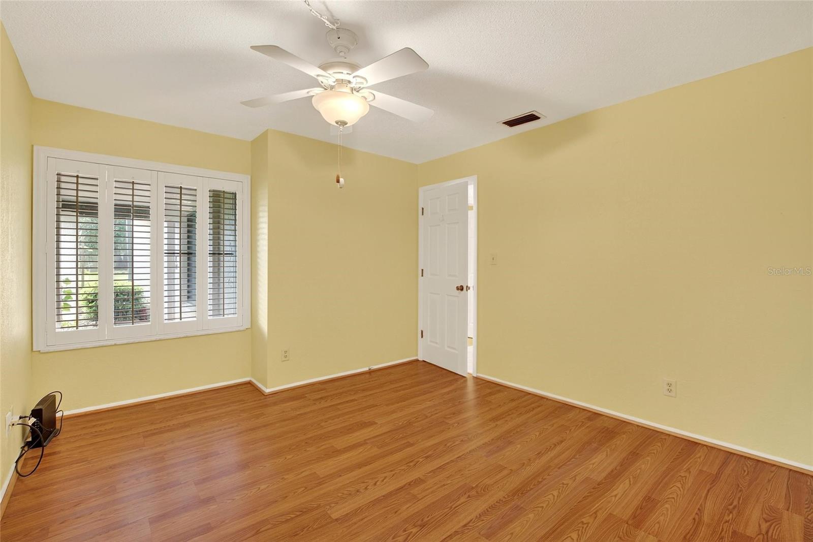 Image 40 of 58 For 304 Valencia Court N