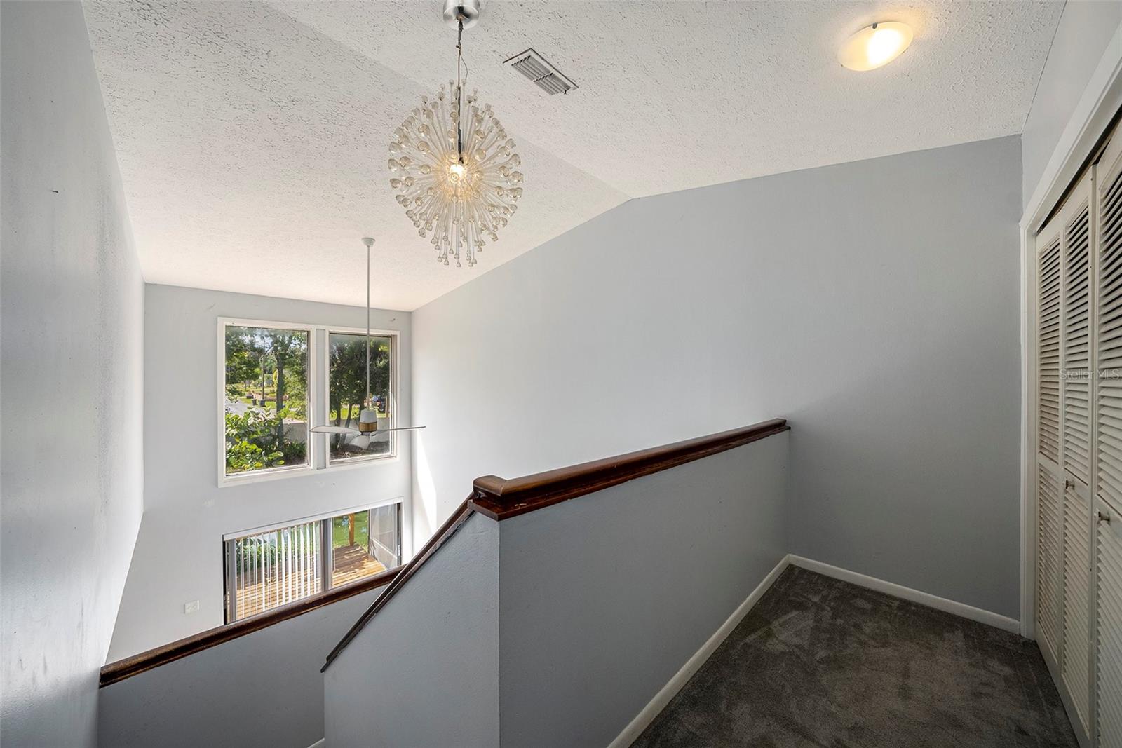 Image 8 of 14 For 4008 Circlewood Court