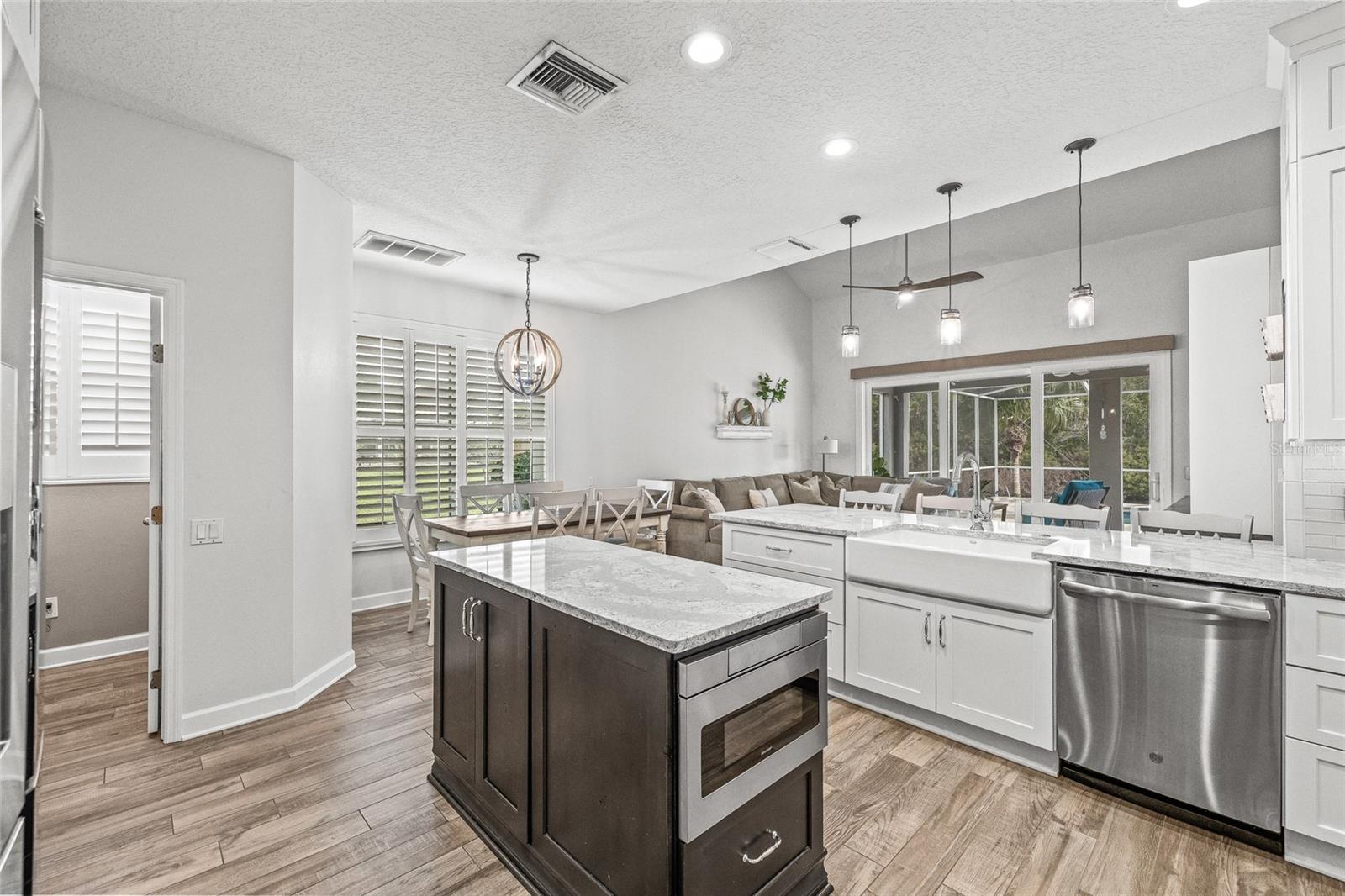 Image 21 of 72 For 12901 Greenville Court