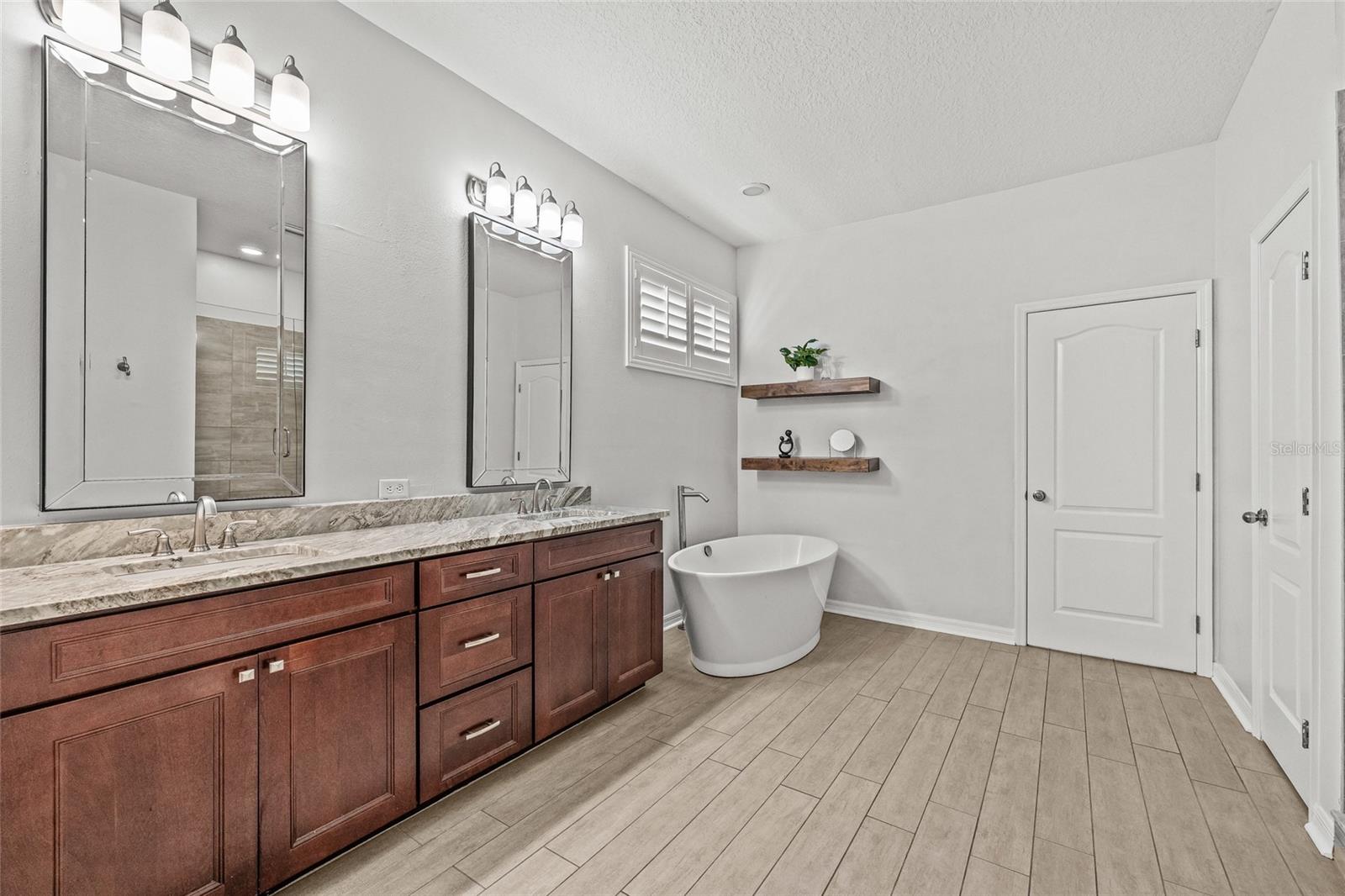 Image 36 of 72 For 12901 Greenville Court