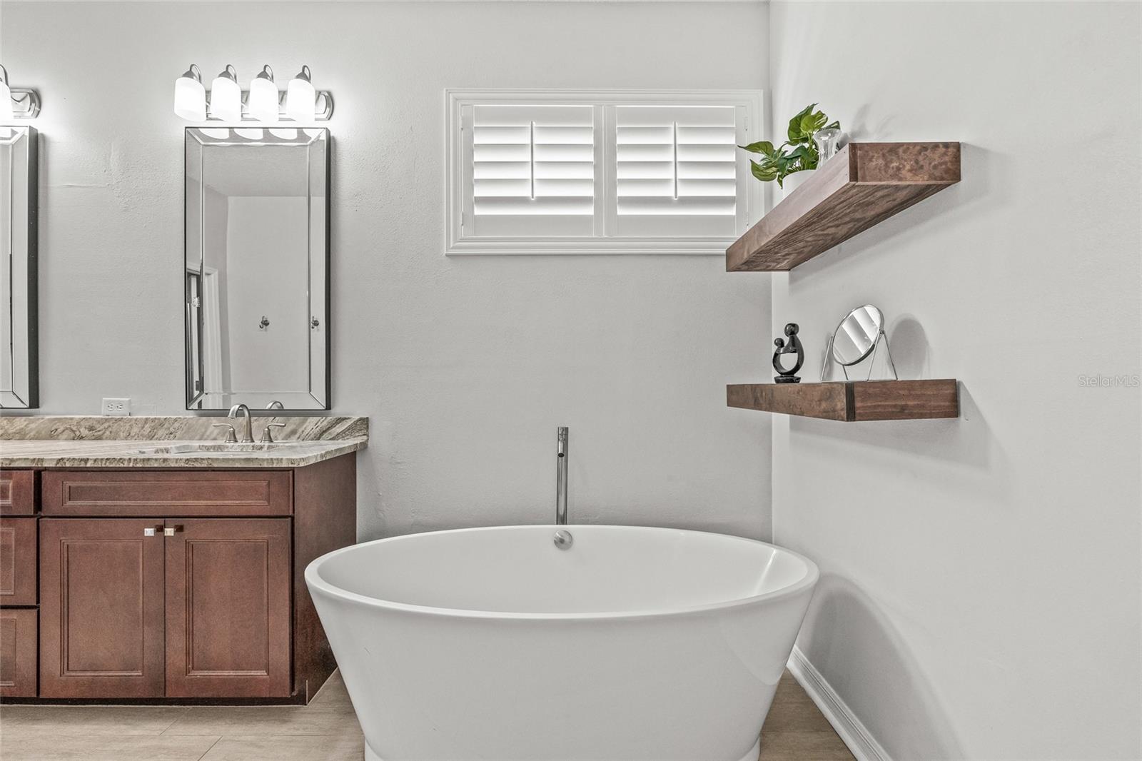 Image 39 of 72 For 12901 Greenville Court