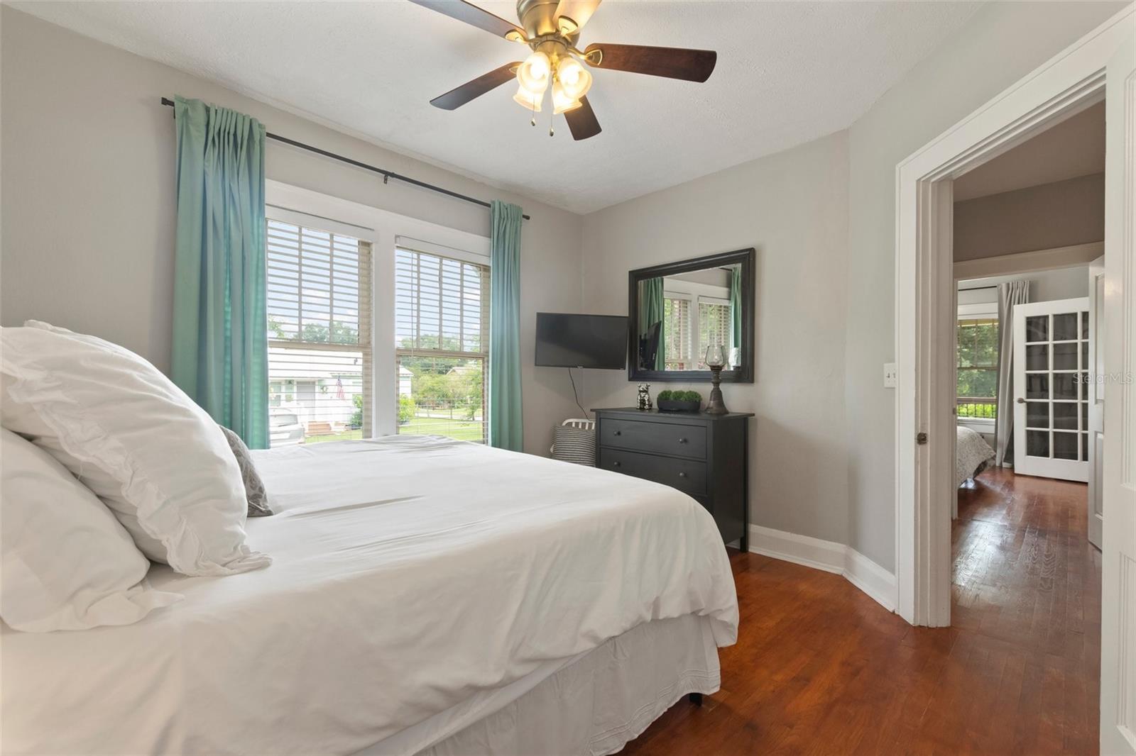 Image 21 of 47 For 812 River Heights Avenue