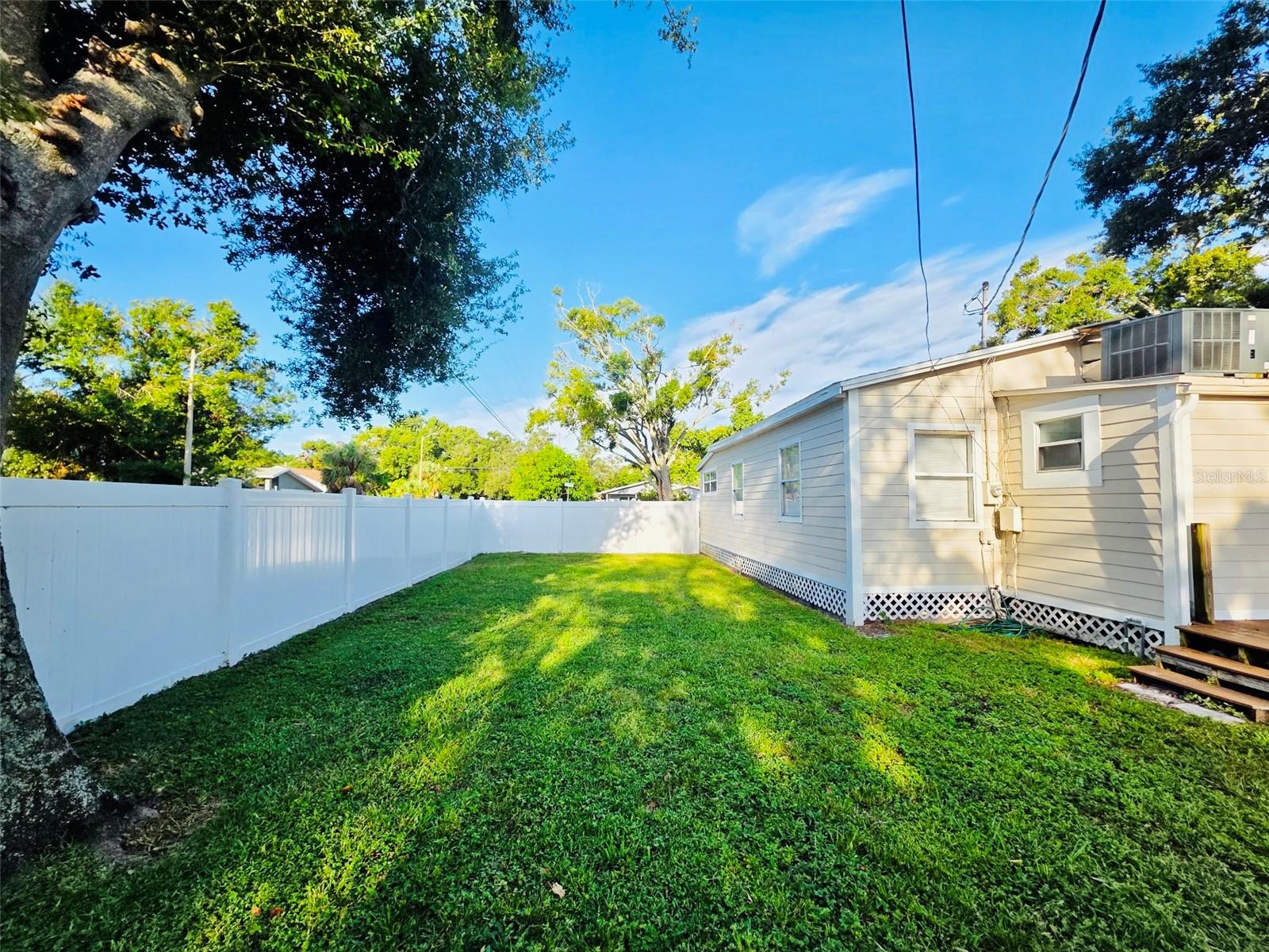 Image 10 of 14 For 5001 Rena Street N