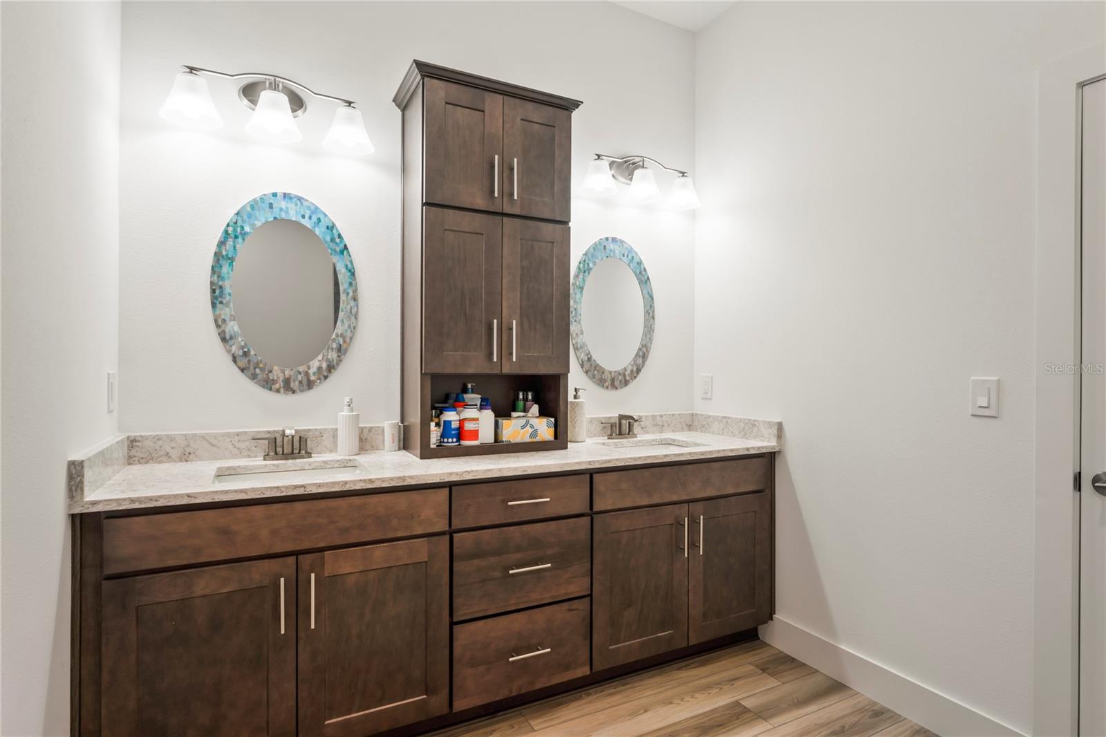Listing photo id 15 for 11153 Wood Owl Ave