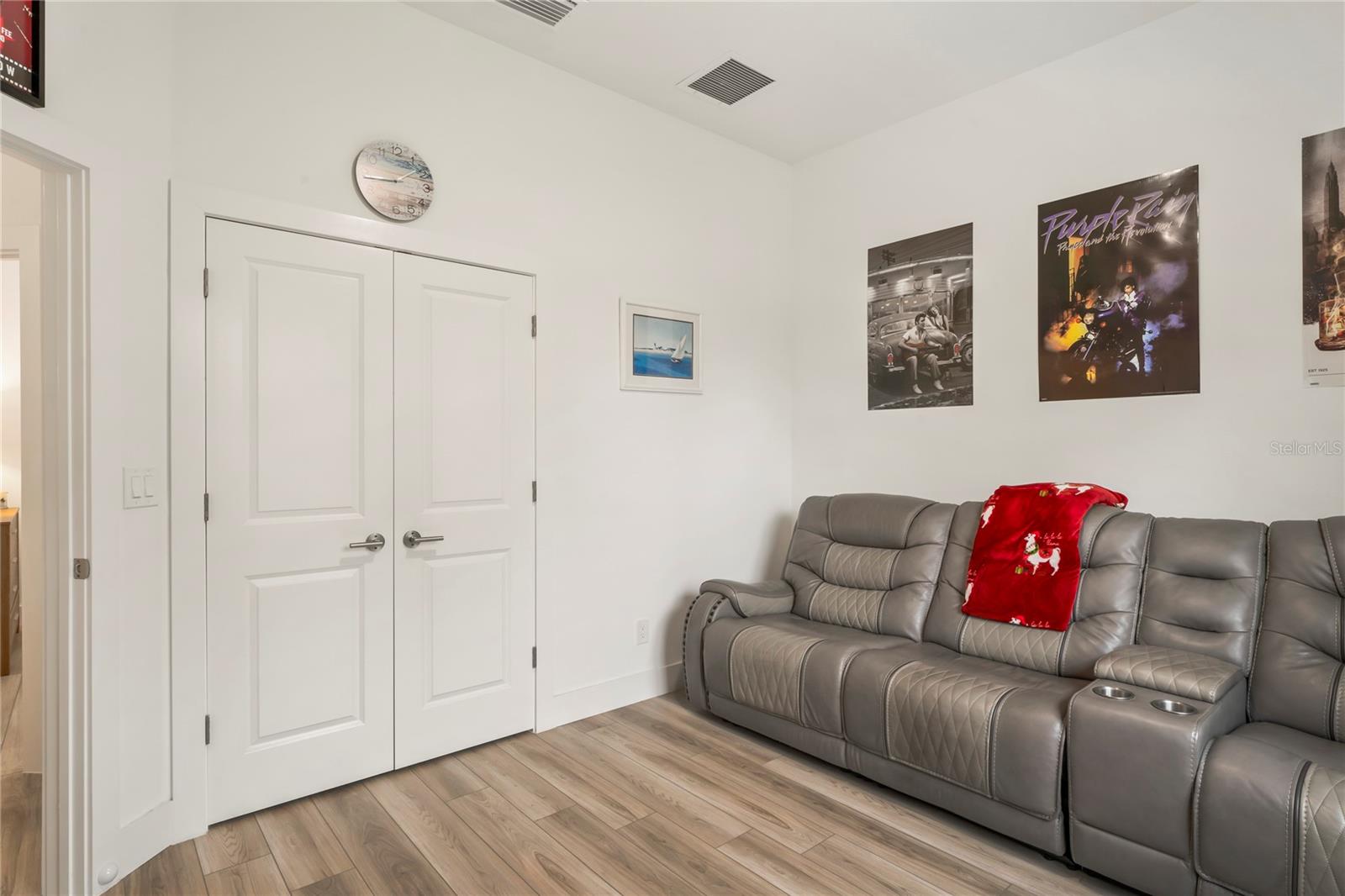 Listing photo id 24 for 11153 Wood Owl Ave