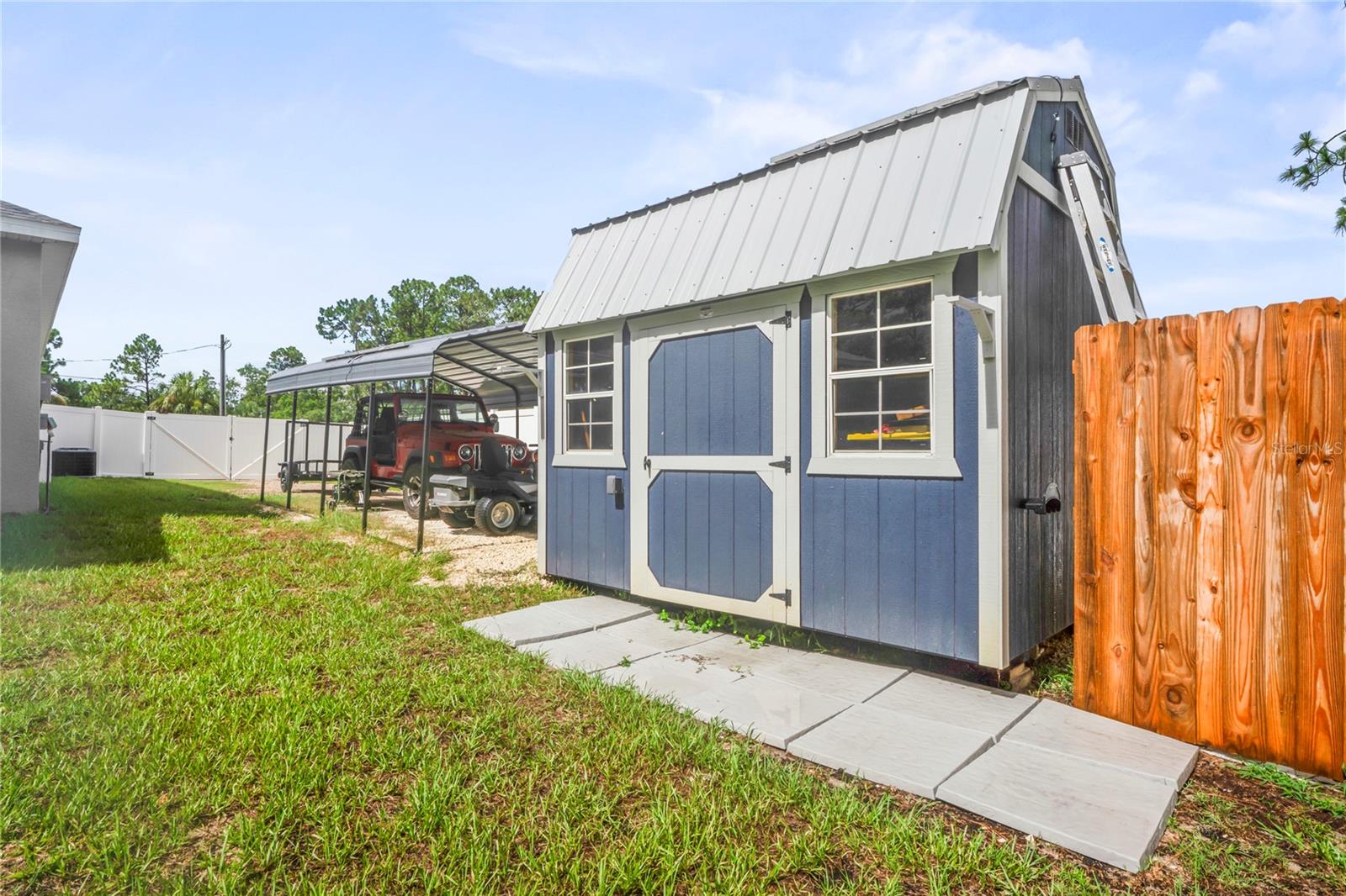 Listing photo id 36 for 11153 Wood Owl Ave